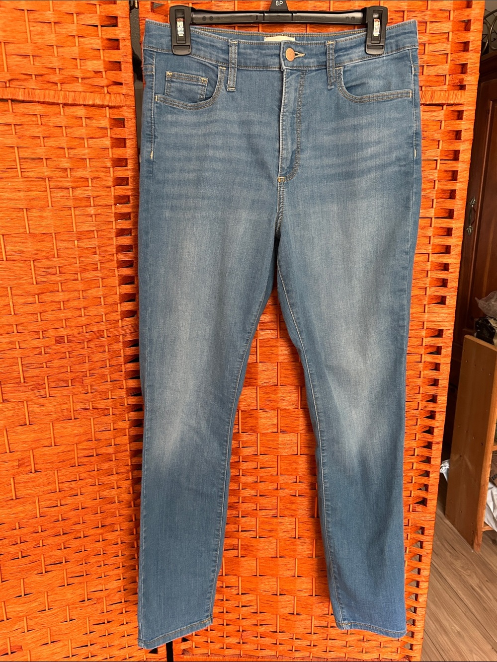 Universal thread jeans